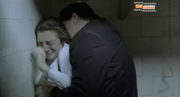 Director se folla a la fuerza a una alumna