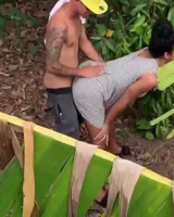 yeraldincom echando un rapidito en el monte