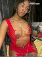 Puta de santana baber shop tocandose el coño