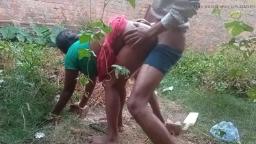 Puta infiel cogiendo con el vecino en el patio