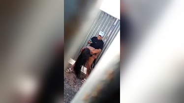 Grabando mi novia mientras coge con mi amigo